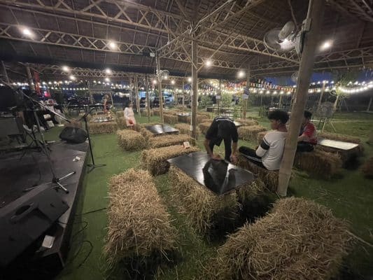 ฟางอัดก้อน ตกแต่งสถานที่